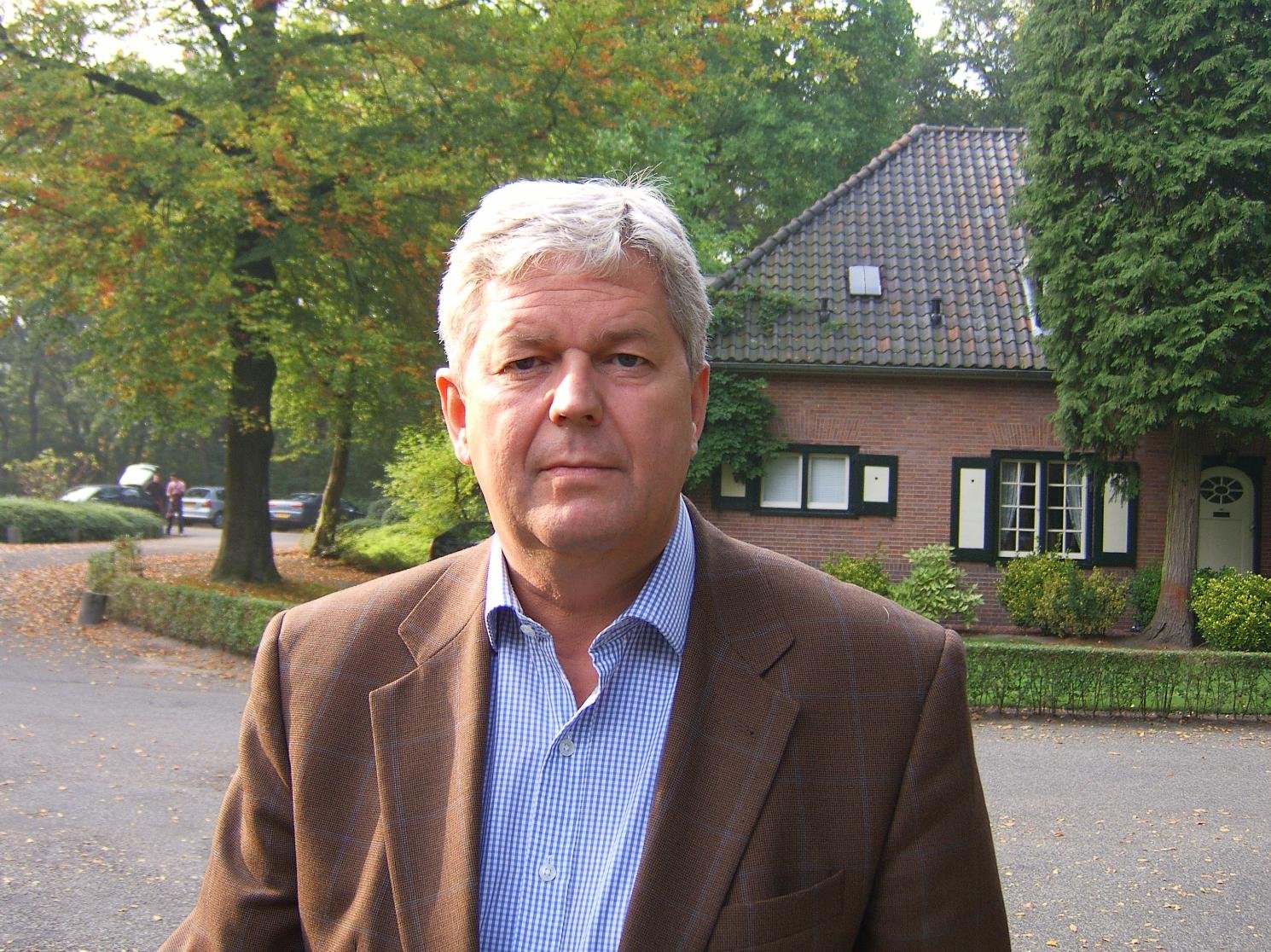 In memoriam: Hans Kennedie