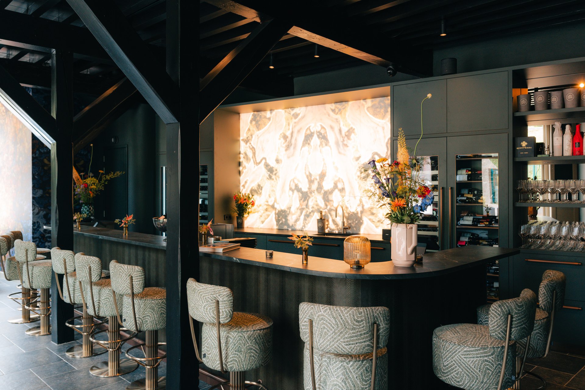 Nieuwe wijnbar Ottovino brengt bijzondere wijnen van kleine producenten naar Leiden
