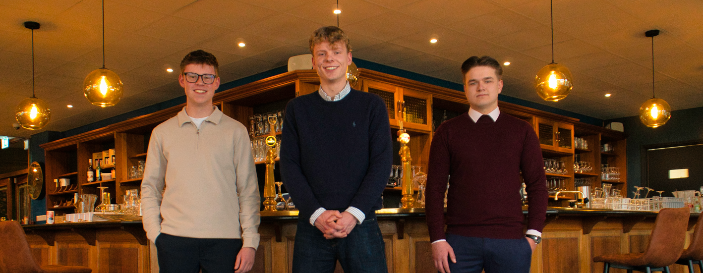 Drie studenten verbinden hotelmanagement met de horecapraktijk