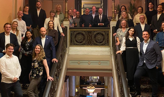 Haagse hotels openen hun deuren voor ontmoeting met nieuw initiatief ‘Kom D’r Bè’