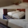 Hotel doneert matrassen aan weeshuis