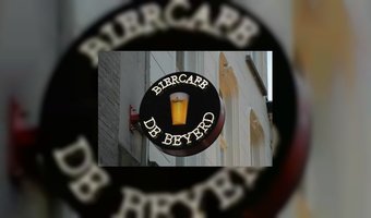 Piet de Jongh van café De Beyerd is HorecaHeld november