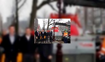 Andaz hotel voert vuil af via gracht