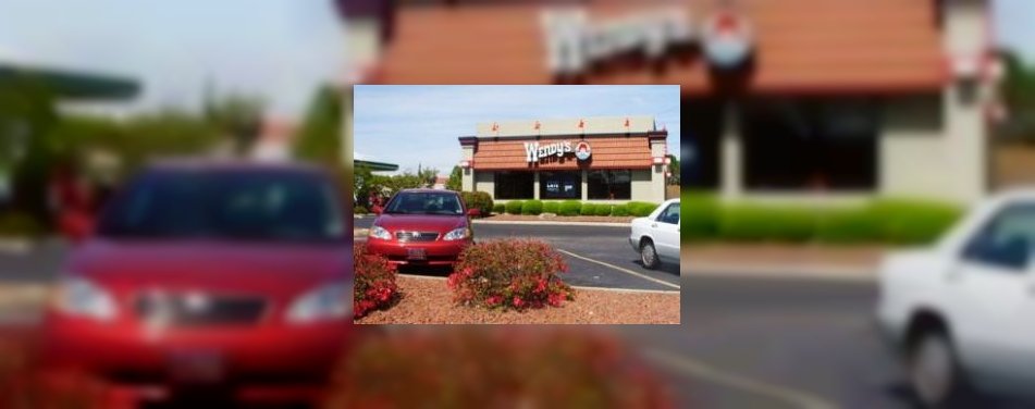 Food fight in fastfoodrestaurant