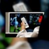 Man wil sport op hotel-tv, vrouw portierdienst