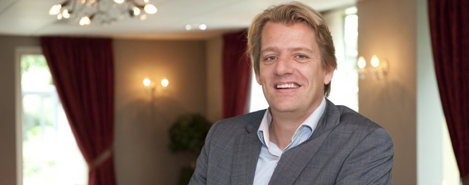 Democratisch de schouders eronder