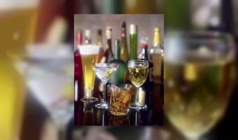 Ober teert in op drankvoorraad