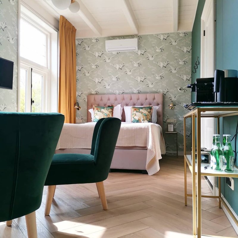Love Bird Suite